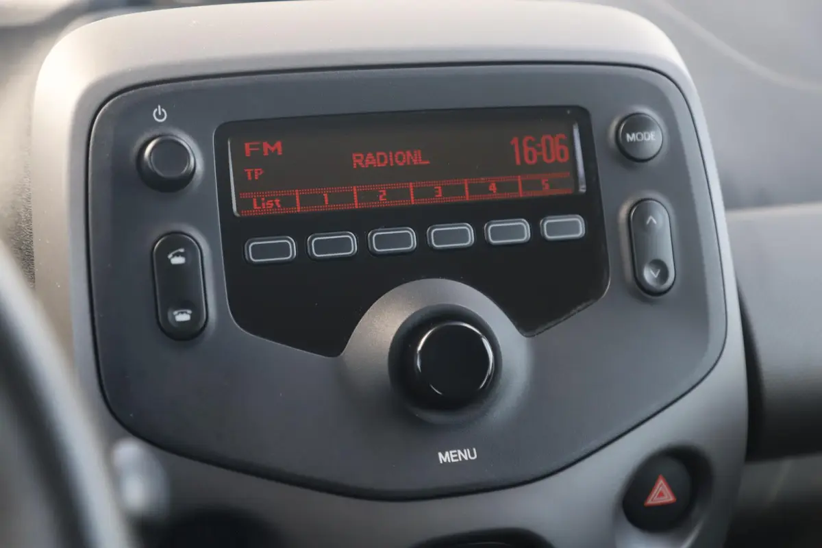1.0 e-VTi Active Airco Radio Bluetooth Elektrische Ramen