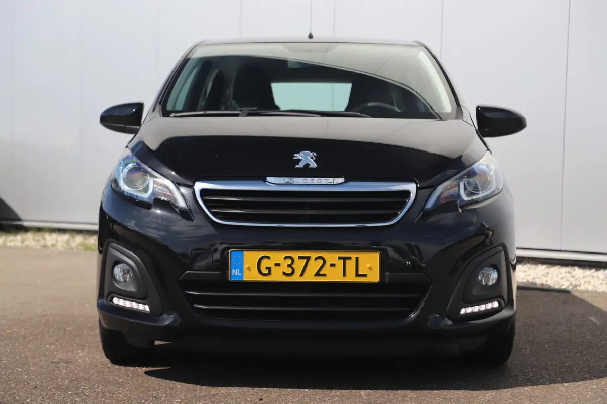 1.0 e-VTi Active Airco Radio Bluetooth Elektrische Ramen