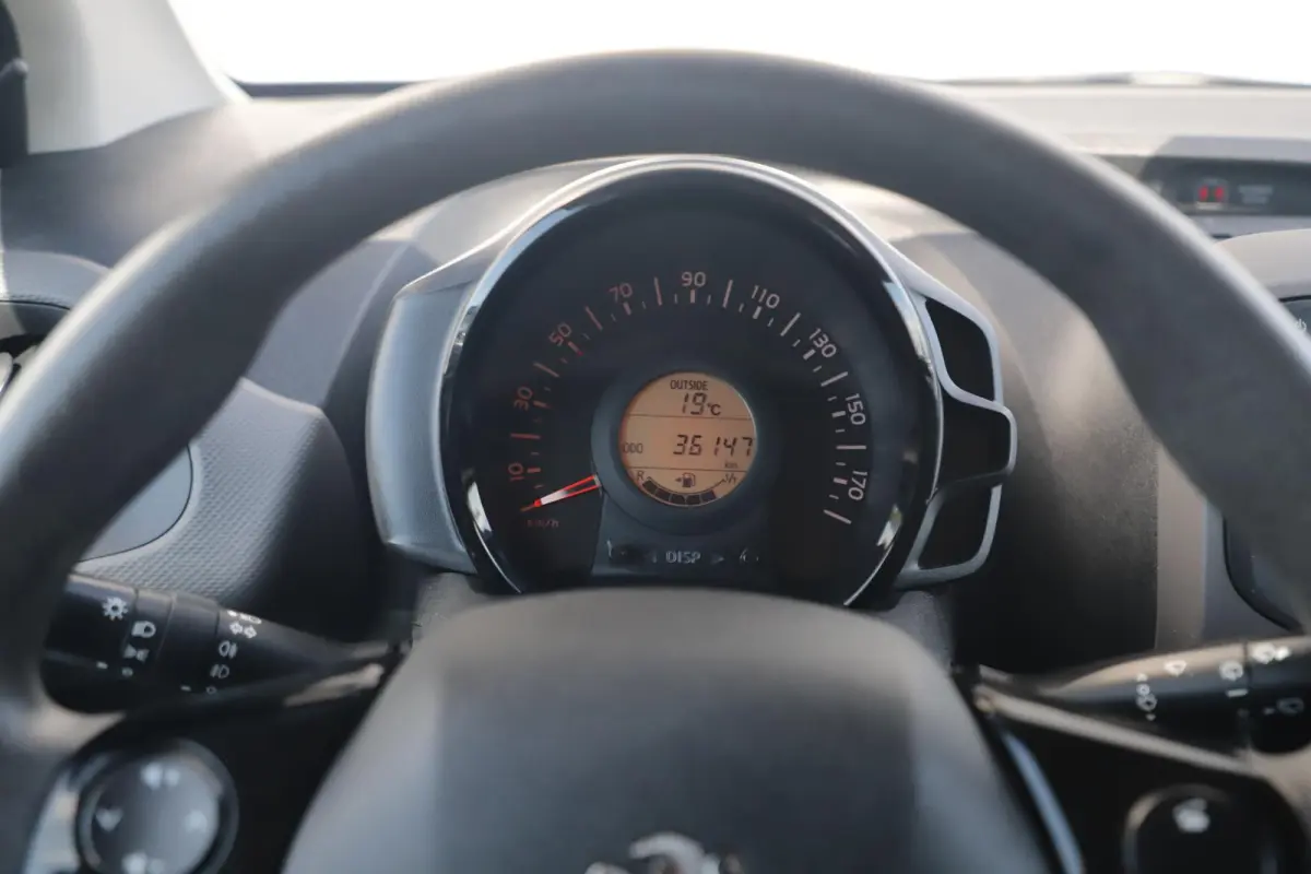 1.0 e-VTi Active Airco Radio Bluetooth Elektrische Ramen