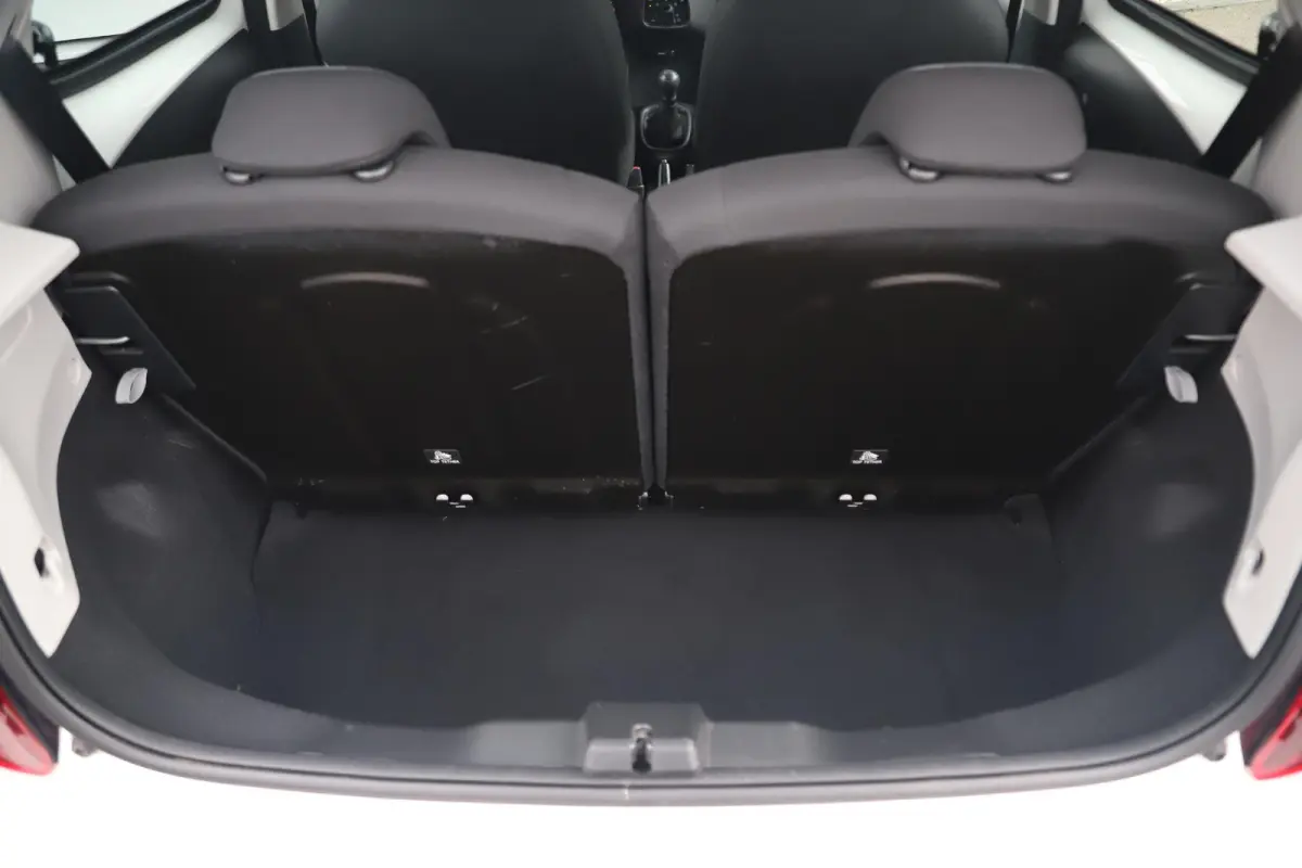 1.0 e-VTi Active Airco Radio Bluetooth Elektrische Ramen