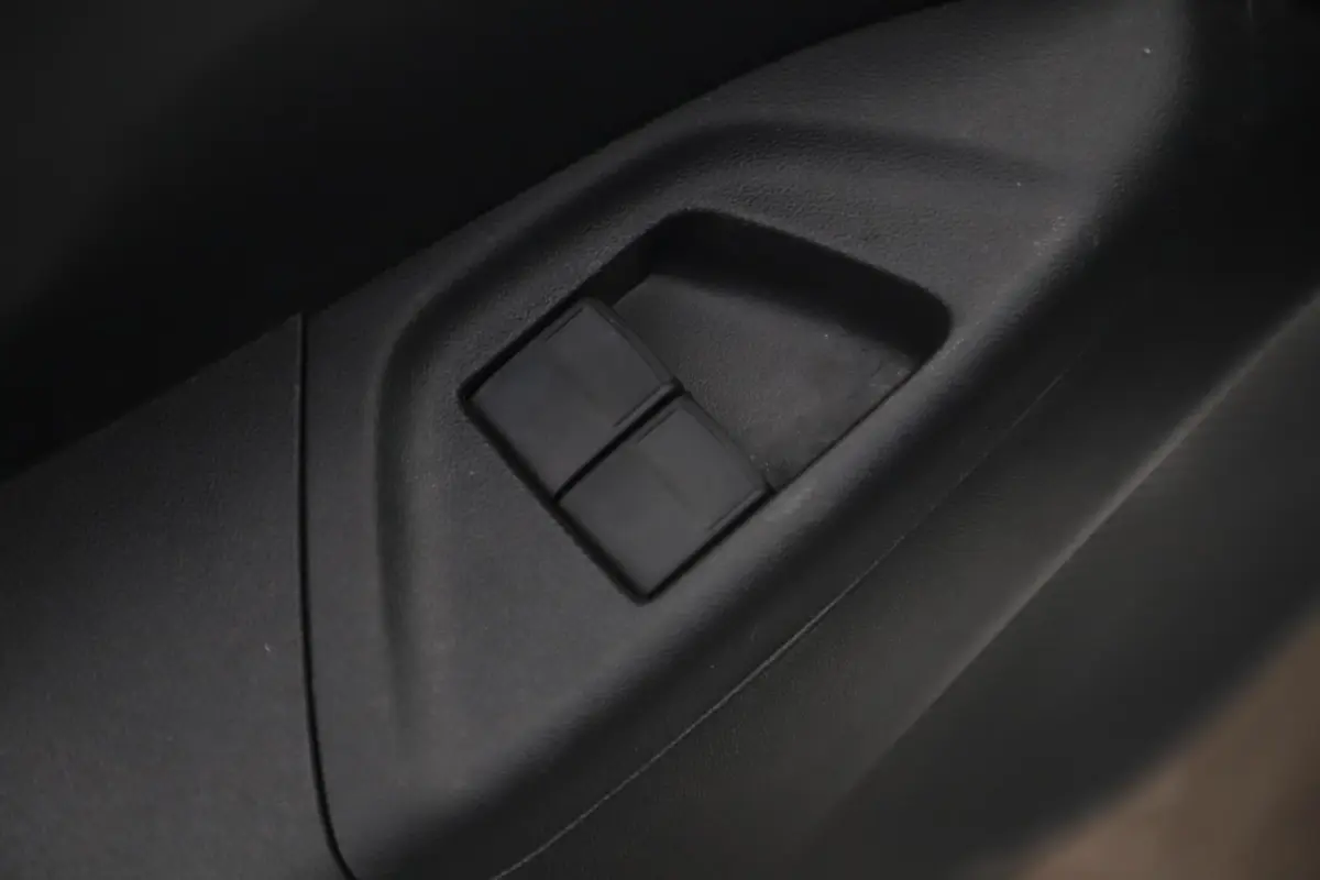 1.0 e-VTi Active Airco Radio Bluetooth Elektrische Ramen