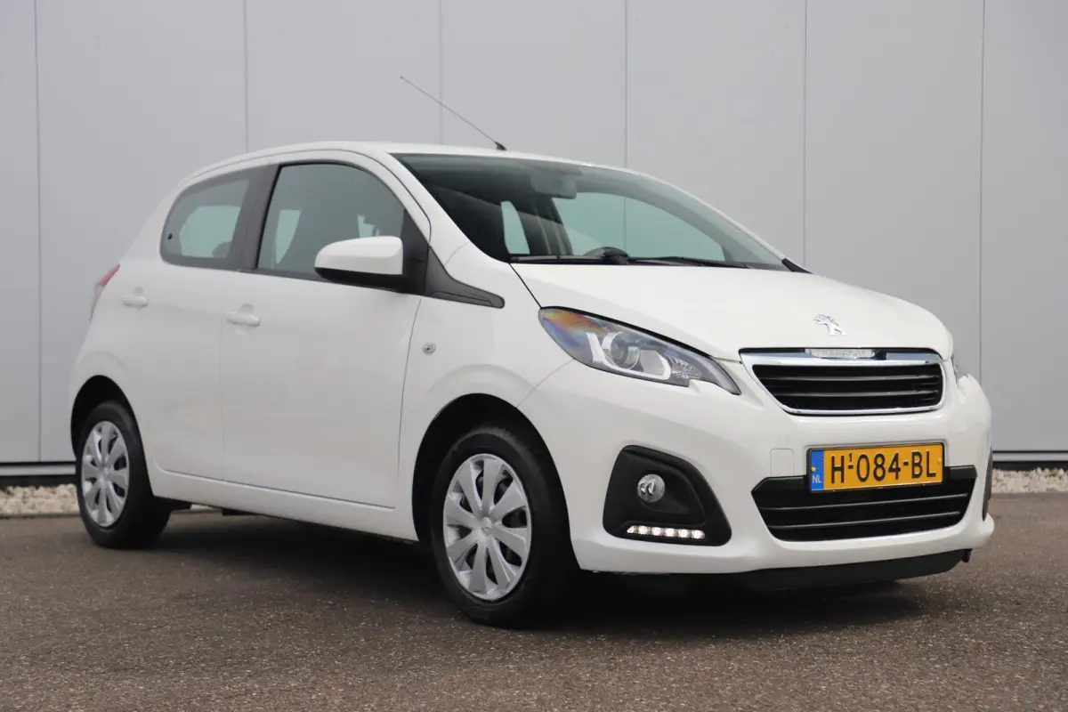 1.0 e-VTi Active Airco Radio Bluetooth Elektrische Ramen