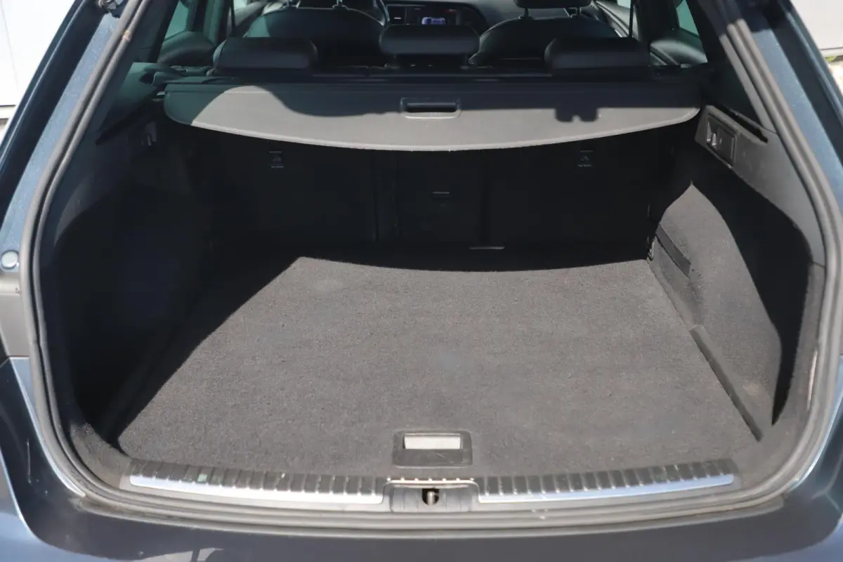 1.5 TSI FR Business Intense 131PK Virtual Cockpit 18 inch LMV Half Leder Beats Audio Navigatie Clima Cruise Sfeerverlichting