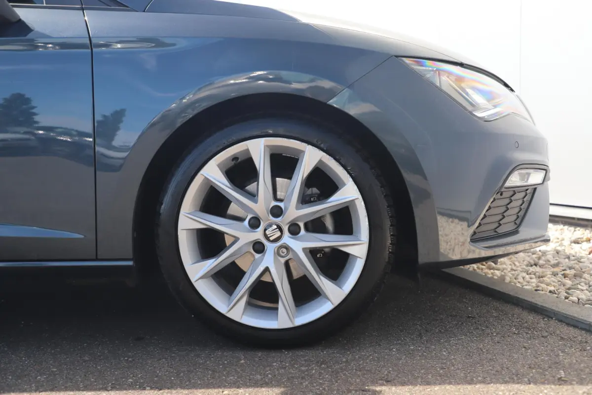 1.5 TSI FR Business Intense 131PK Virtual Cockpit 18 inch LMV Half Leder Beats Audio Navigatie Clima Cruise Sfeerverlichting
