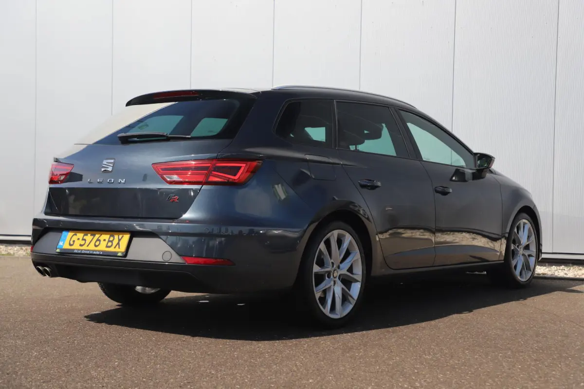 1.5 TSI FR Business Intense 131PK Virtual Cockpit 18 inch LMV Half Leder Beats Audio Navigatie Clima Cruise Sfeerverlichting