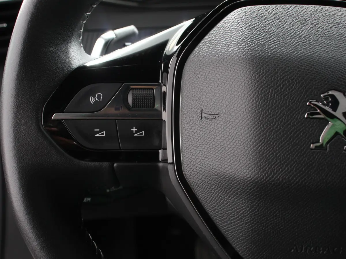 1.2 PureTech 130pk Automaat Allure Navigatie Climate Control Lichtmetalen Velgen Parkeersensoren Cruise Control