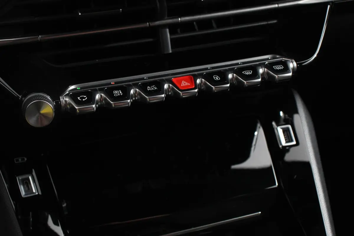 1.2 PureTech 130pk Automaat Allure Navigatie Climate Control Lichtmetalen Velgen Parkeersensoren Cruise Control