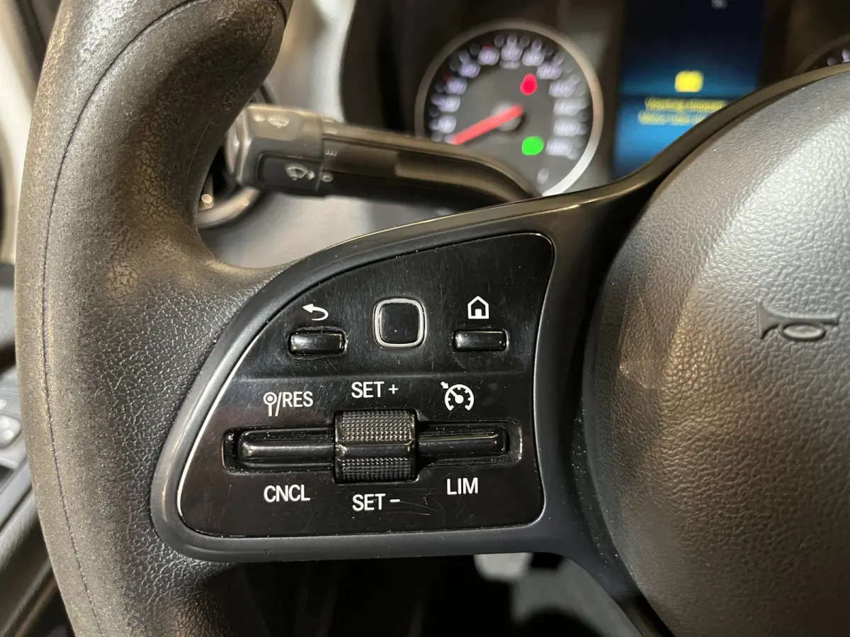 317 CDI L2H2 RWD / Euro 6 / LED / Airco / Cruise Control / Camera / Trekhaak / CarPlay / 3-Zits