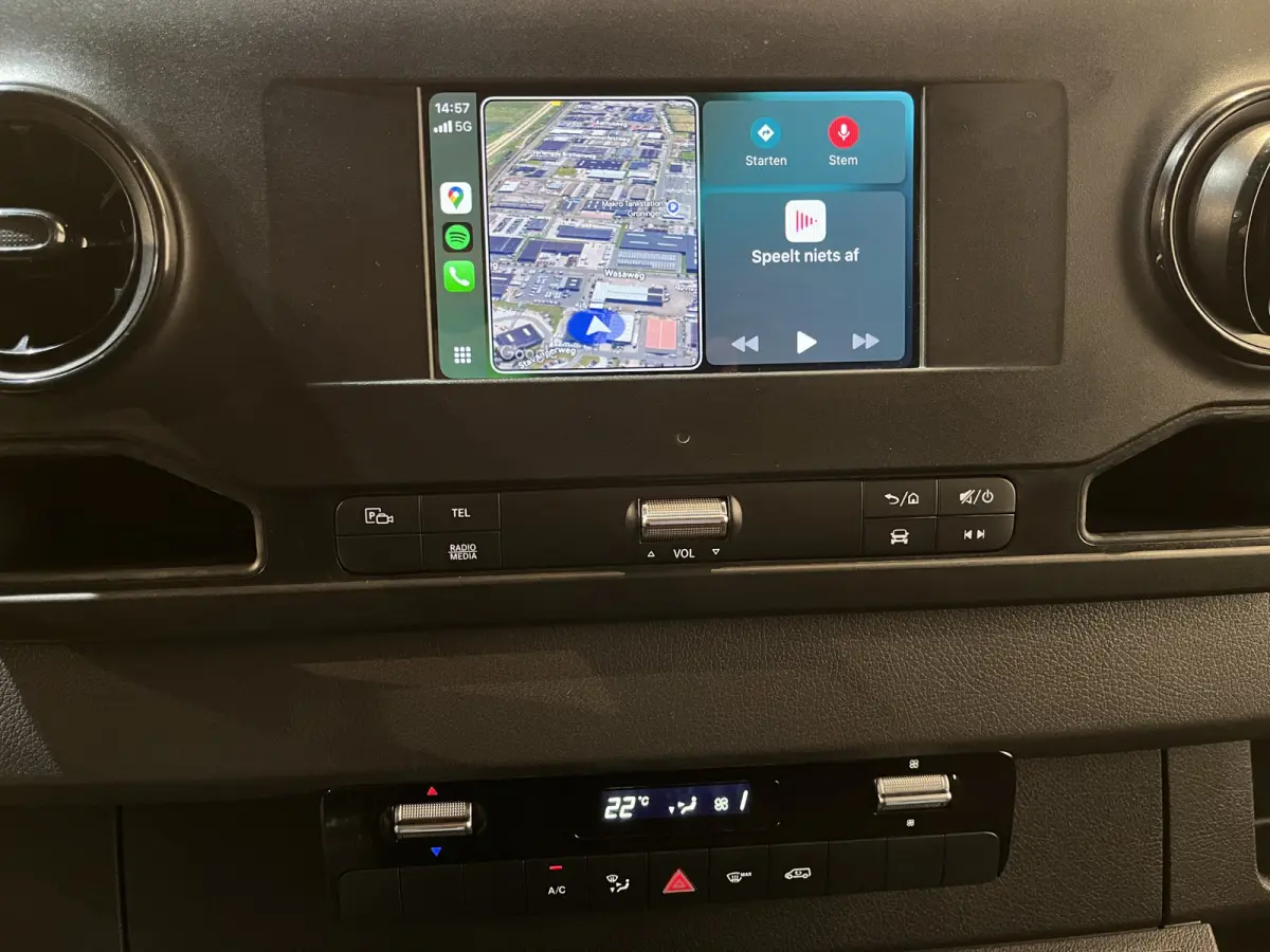 317 CDI L2H2 RWD / Euro 6 / LED / Airco / Cruise Control / Camera / Trekhaak / CarPlay / 3-Zits