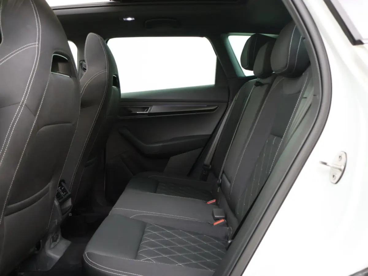 1.5 TSI Sportline Business Automaat 150PK Sportpakket Panorama Nieuwe Banden