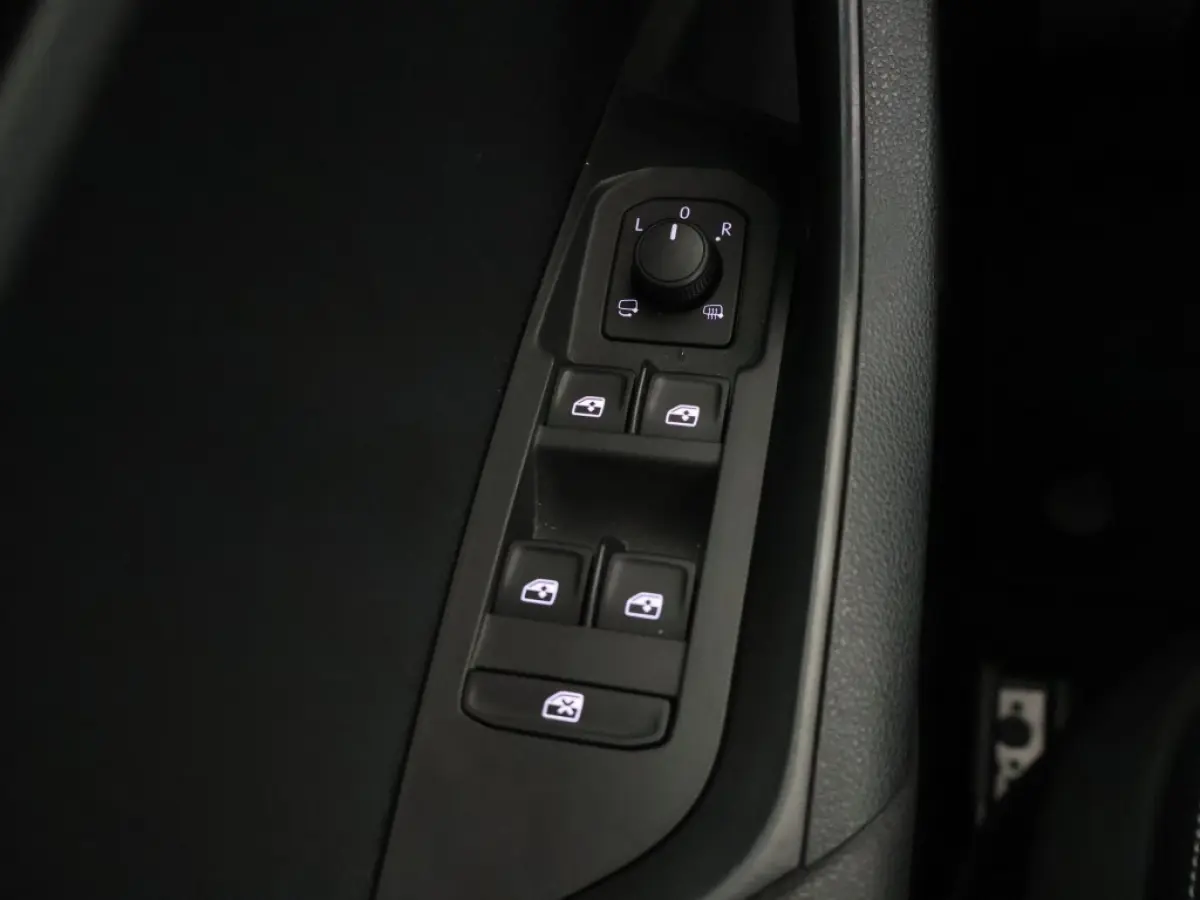 1.5 TSI Sportline Business Automaat 150PK Sportpakket Panorama Nieuwe Banden