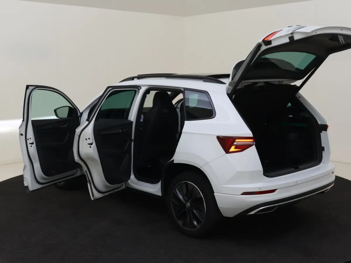 1.5 TSI Sportline Business Automaat 150PK Sportpakket Panorama Nieuwe Banden