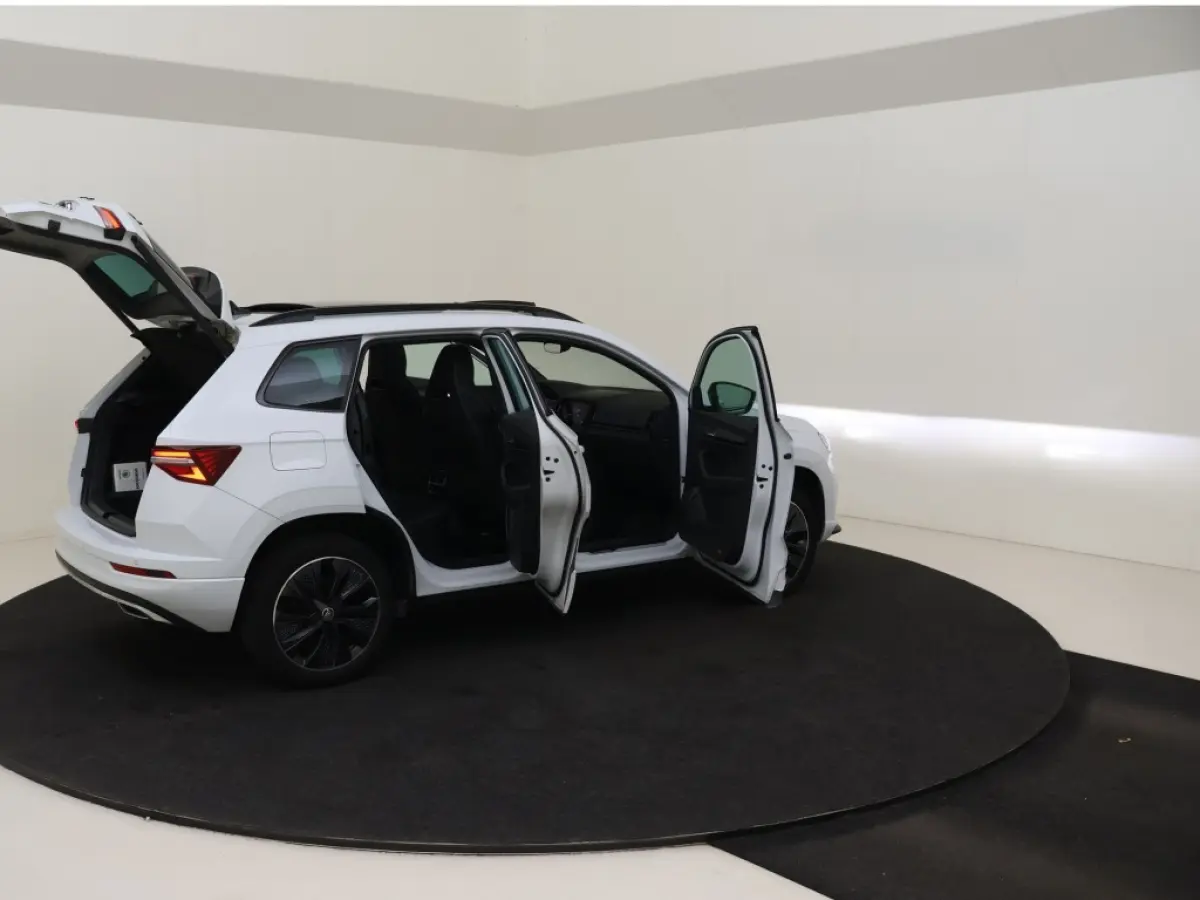 1.5 TSI Sportline Business Automaat 150PK Sportpakket Panorama Nieuwe Banden