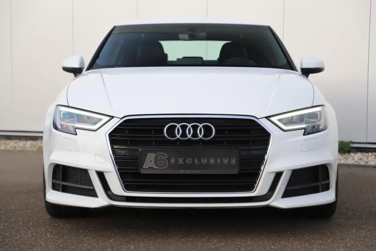 30 TFSI Sport S Line Edition Automaat Half Leder Sportstoelen Nieuwe 18 inch Velgen Vredestein All-season Banden! Full LED Navigatie Bluetooth Climate Cruise Parkeersensor