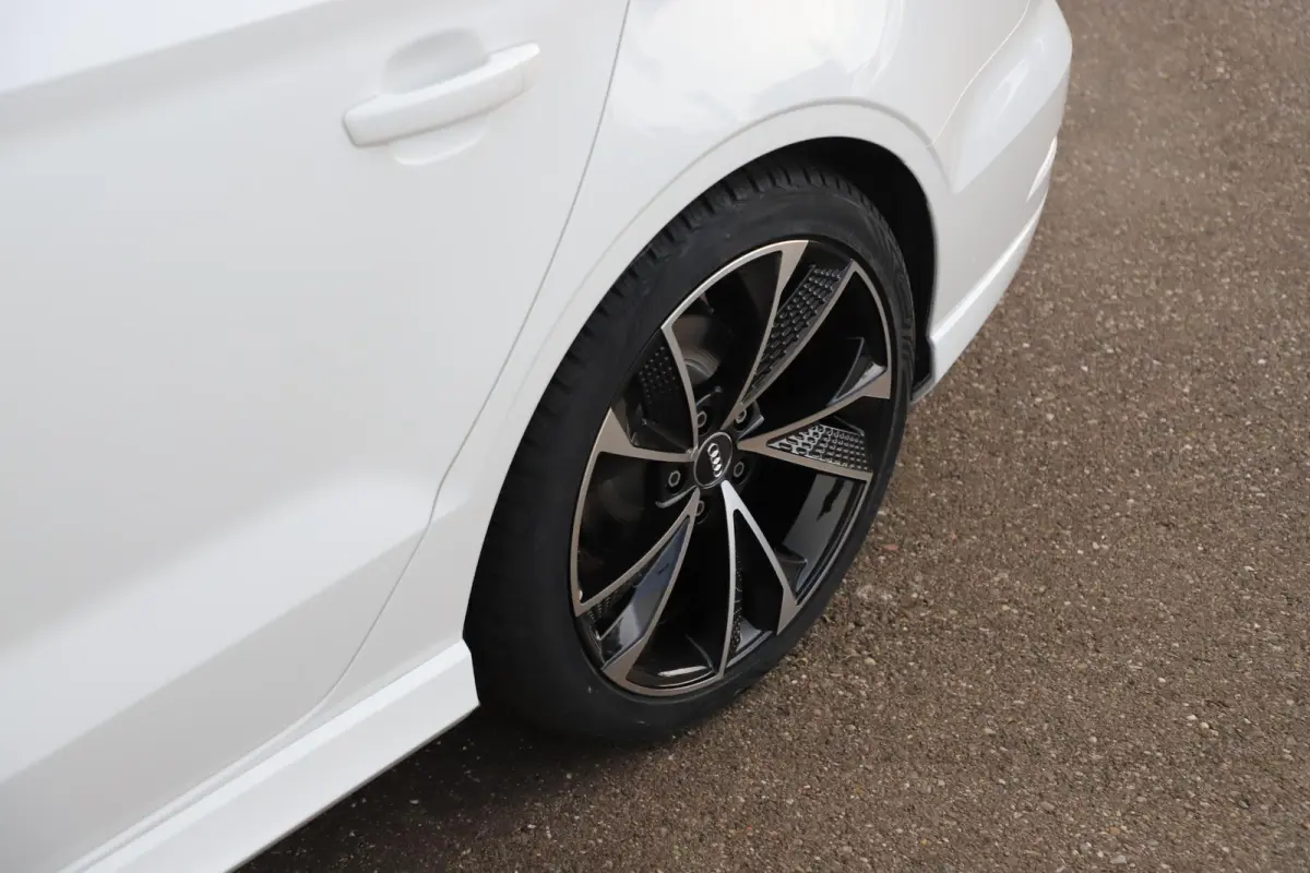 30 TFSI Sport S Line Edition Automaat Half Leder Sportstoelen Nieuwe 18 inch Velgen Vredestein All-season Banden! Full LED Navigatie Bluetooth Climate Cruise Parkeersensor