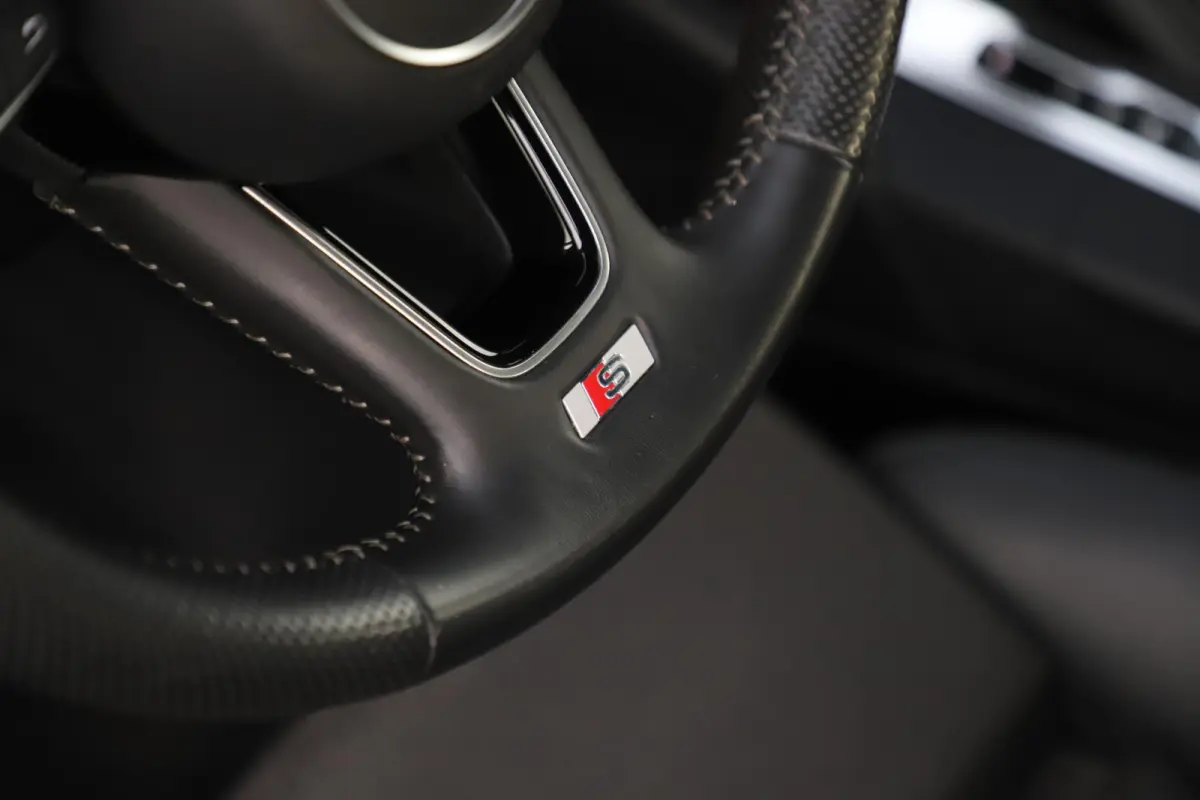 30 TFSI Sport S Line Edition Automaat Half Leder Sportstoelen Nieuwe 18 inch Velgen Vredestein All-season Banden! Full LED Navigatie Bluetooth Climate Cruise Parkeersensor