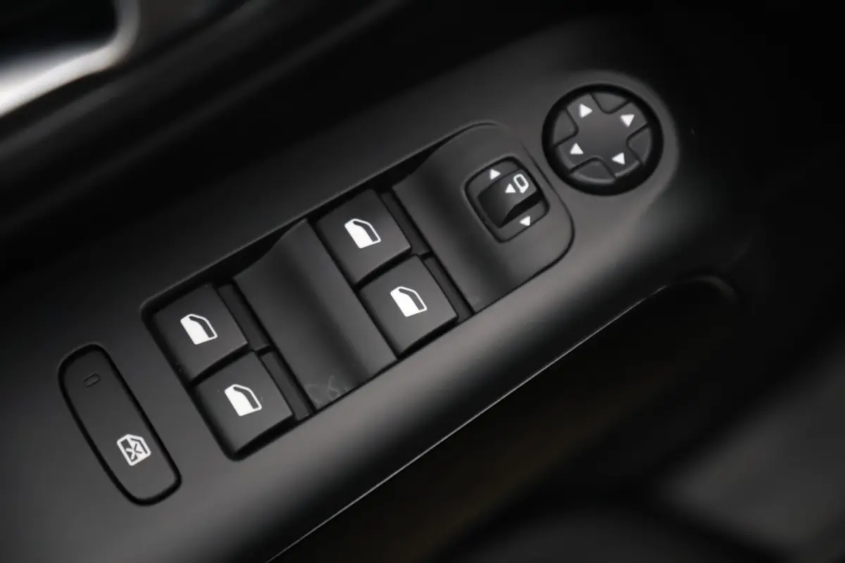 1.6 Plug-in Hybrid 225 Business Plus Automaat 19 inch LMV Half Leder Navigatie Achteruitrijcamera Carplay android