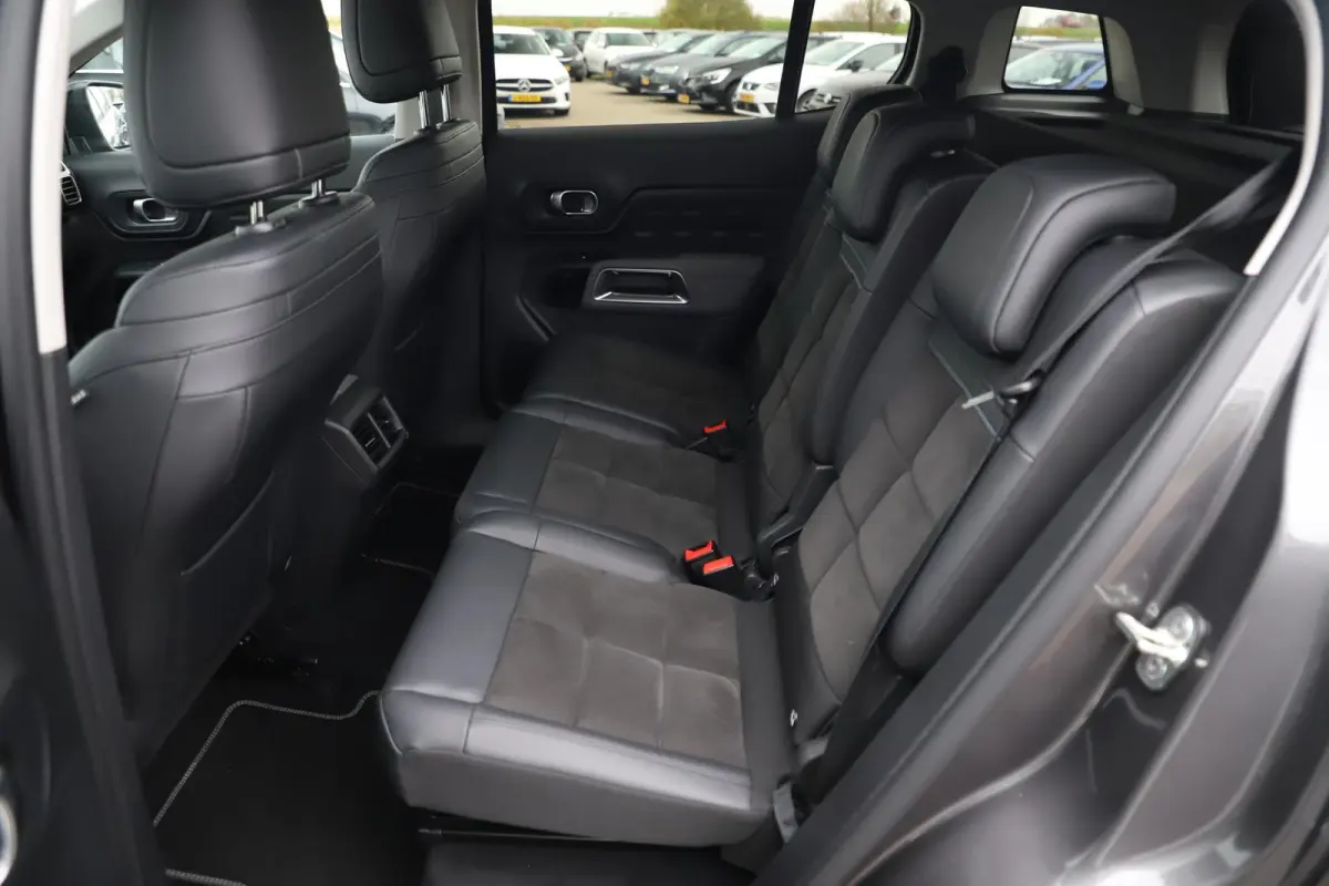 1.6 Plug-in Hybrid 225 Business Plus Automaat 19 inch LMV Half Leder Navigatie Achteruitrijcamera Carplay android