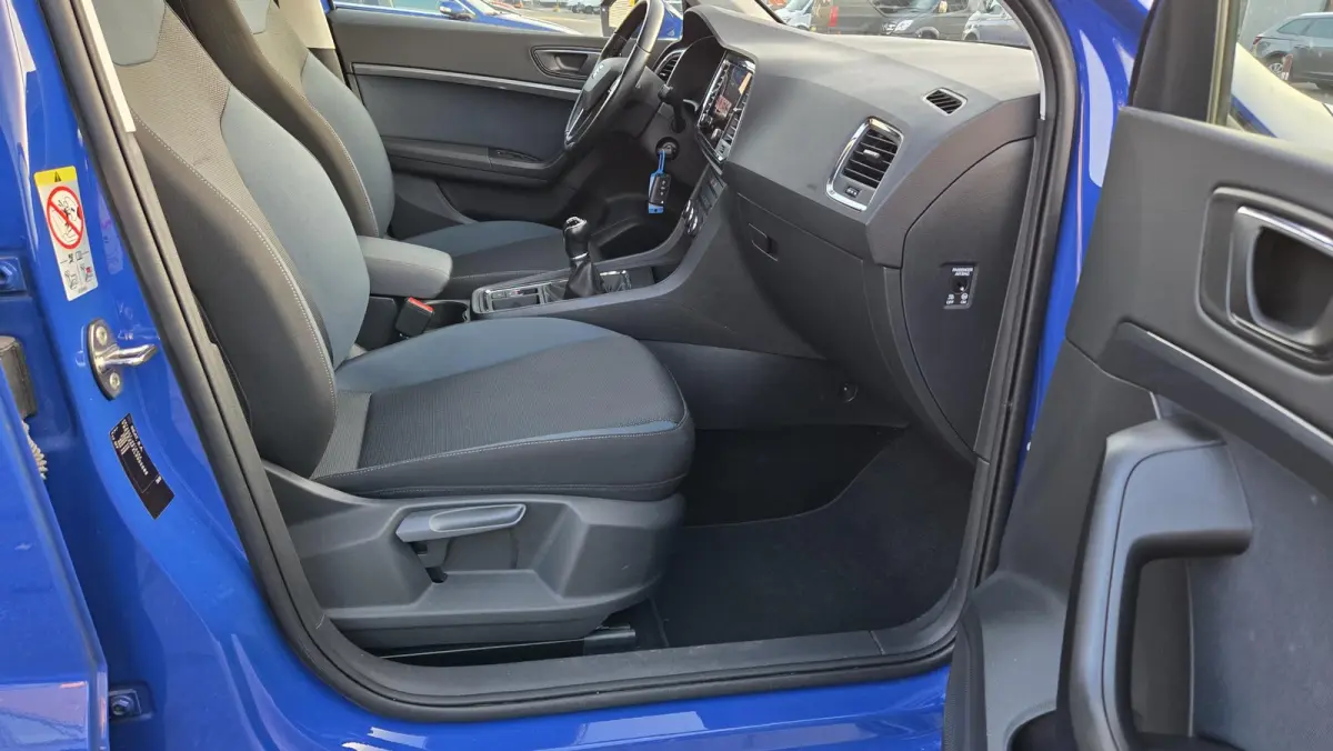 1.0 EcoTSI Style Business Intense Carplay Cruise Control Climate Control 17inch LM NAP van 1e eigenaar!