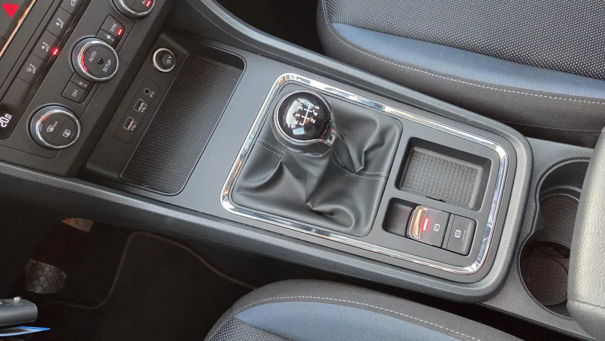 1.0 EcoTSI Style Business Intense Carplay Cruise Control Climate Control 17inch LM NAP van 1e eigenaar!