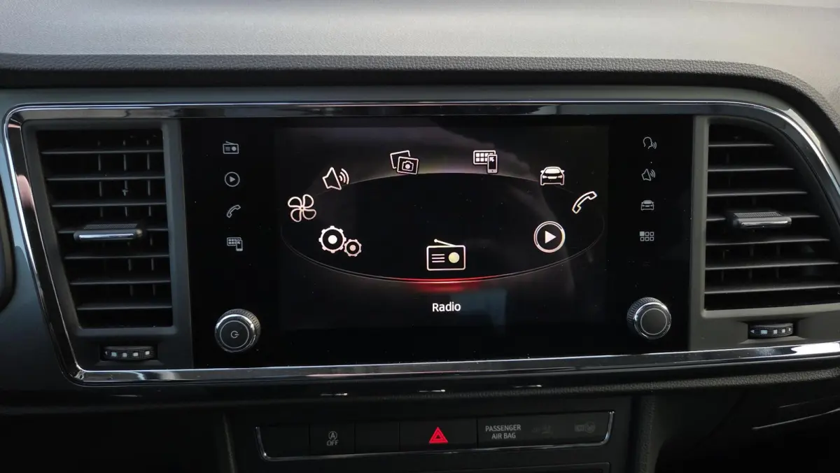 1.0 EcoTSI Style Business Intense Carplay Cruise Control Climate Control 17inch LM NAP van 1e eigenaar!