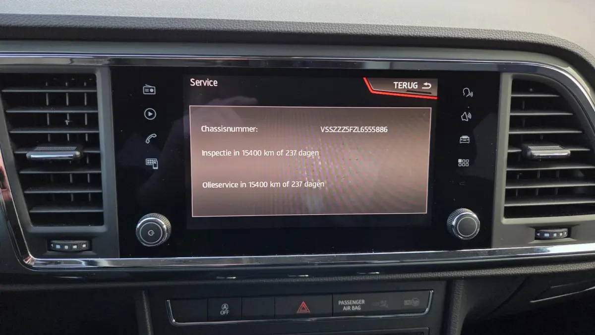 1.0 EcoTSI Style Business Intense Carplay Cruise Control Climate Control 17inch LM NAP van 1e eigenaar!