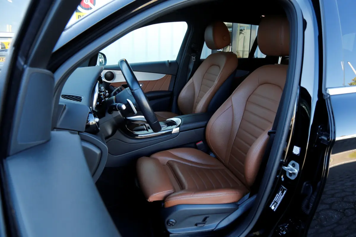 4MATIC AMG Plug in hybride*Perfect MB Onderh.*BTW*ACC/Sfeerverl./Digi. Klokken/AMG Grille/Stoelverw./Stoelkoeling/Camera/Elek. Klep/DAB/LED/Dodehoek/Parkeersens.V+A/19 inch LM*