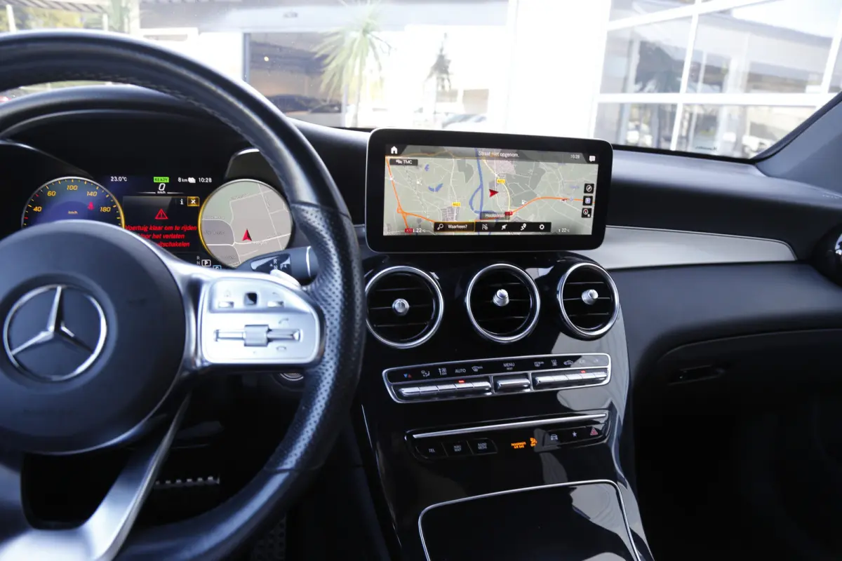 4MATIC AMG Plug in hybride*Perfect MB Onderh.*BTW*ACC/Sfeerverl./Digi. Klokken/AMG Grille/Stoelverw./Stoelkoeling/Camera/Elek. Klep/DAB/LED/Dodehoek/Parkeersens.V+A/19 inch LM*