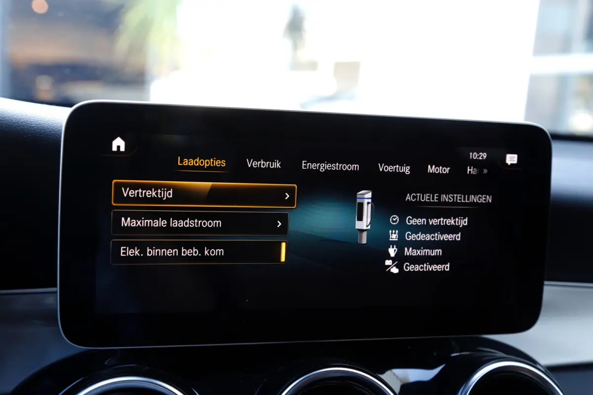 4MATIC AMG Plug in hybride*Perfect MB Onderh.*BTW*ACC/Sfeerverl./Digi. Klokken/AMG Grille/Stoelverw./Stoelkoeling/Camera/Elek. Klep/DAB/LED/Dodehoek/Parkeersens.V+A/19 inch LM*
