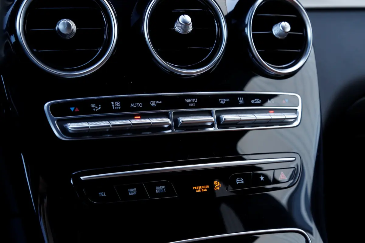 4MATIC AMG Plug in hybride*Perfect MB Onderh.*BTW*ACC/Sfeerverl./Digi. Klokken/AMG Grille/Stoelverw./Stoelkoeling/Camera/Elek. Klep/DAB/LED/Dodehoek/Parkeersens.V+A/19 inch LM*