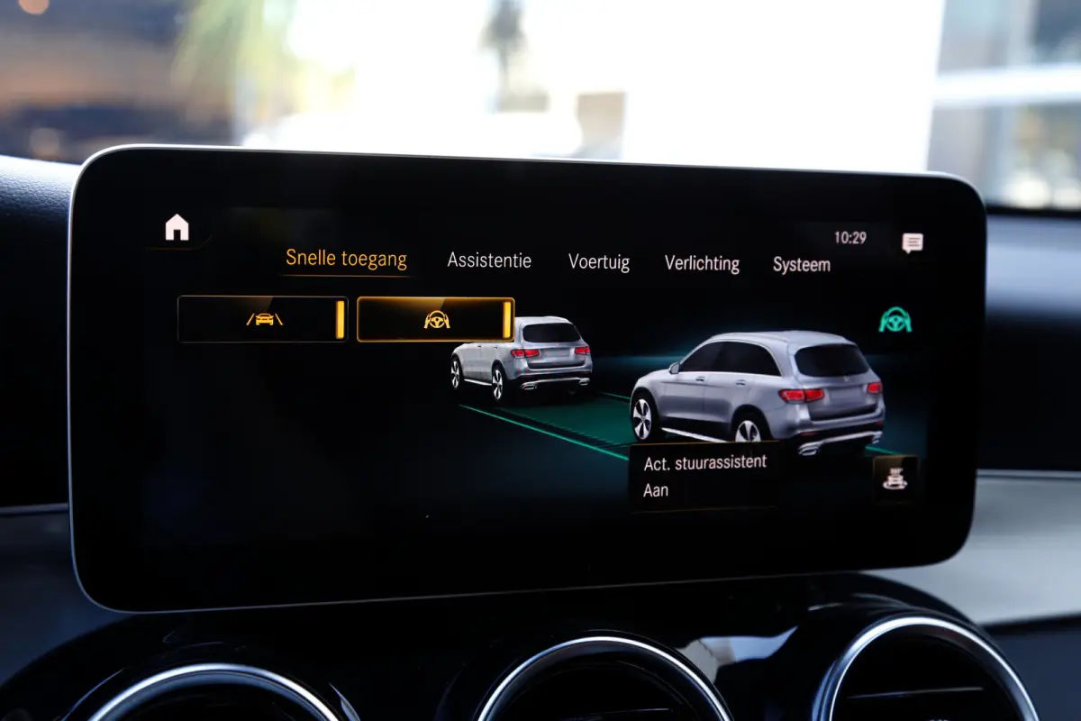 4MATIC AMG Plug in hybride*Perfect MB Onderh.*BTW*ACC/Sfeerverl./Digi. Klokken/AMG Grille/Stoelverw./Stoelkoeling/Camera/Elek. Klep/DAB/LED/Dodehoek/Parkeersens.V+A/19 inch LM*