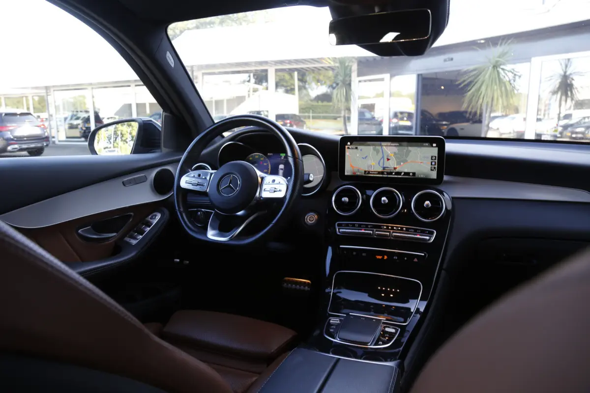 4MATIC AMG Plug in hybride*Perfect MB Onderh.*BTW*ACC/Sfeerverl./Digi. Klokken/AMG Grille/Stoelverw./Stoelkoeling/Camera/Elek. Klep/DAB/LED/Dodehoek/Parkeersens.V+A/19 inch LM*