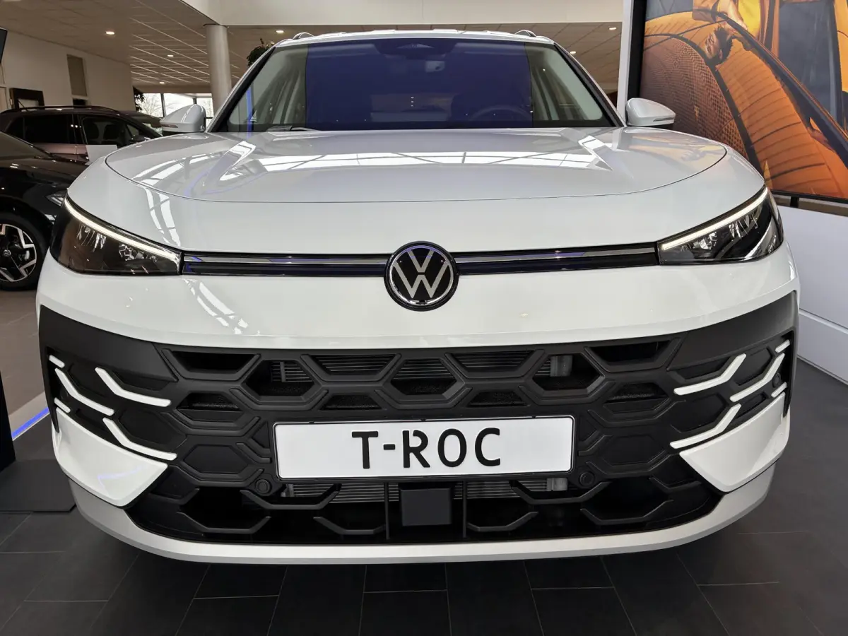 1.5 eTsi Life First Edition | Automaat | Adaptive cruise control | Stoelverwarming | Stuurverwarming | Apple carplay / Android auto |