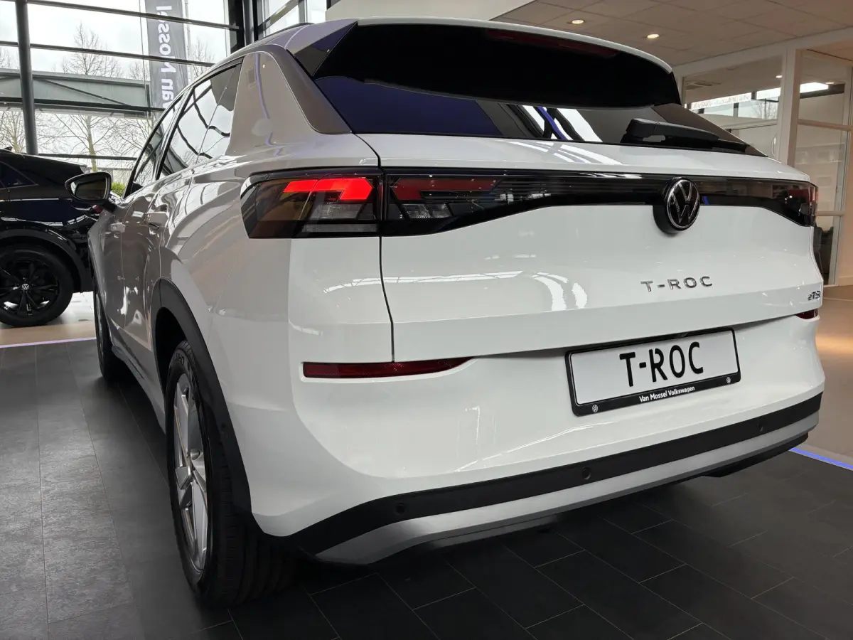 1.5 eTsi Life First Edition | Automaat | Adaptive cruise control | Stoelverwarming | Stuurverwarming | Apple carplay / Android auto |