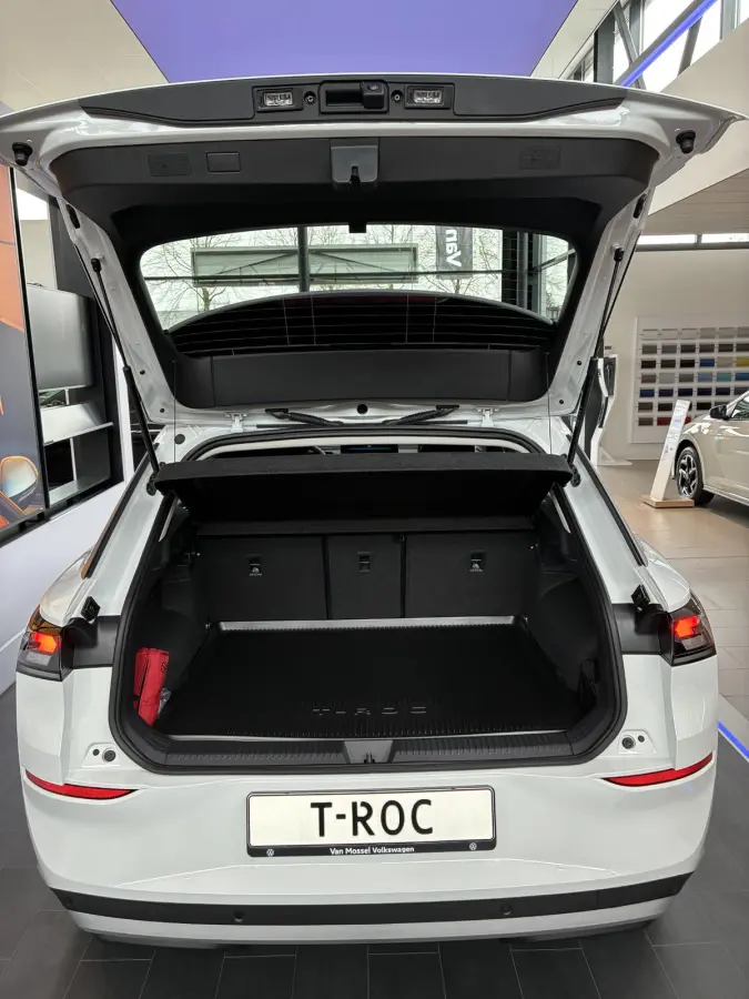 1.5 eTsi Life First Edition | Automaat | Adaptive cruise control | Stoelverwarming | Stuurverwarming | Apple carplay / Android auto |
