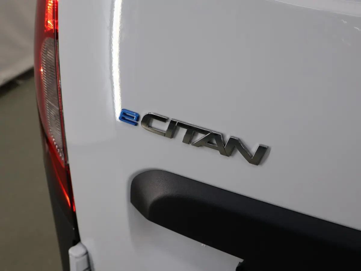 112 GB L2 51 kWh | Achteruitrijcamera | Cruise Control | Climate Control | Airco | DC laden 75 kW |