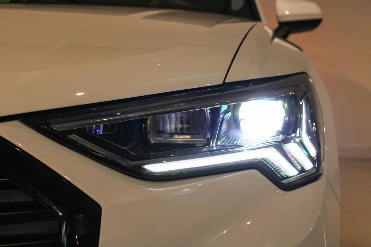 35 TFSI Advanced Pro Line TREKH | LED