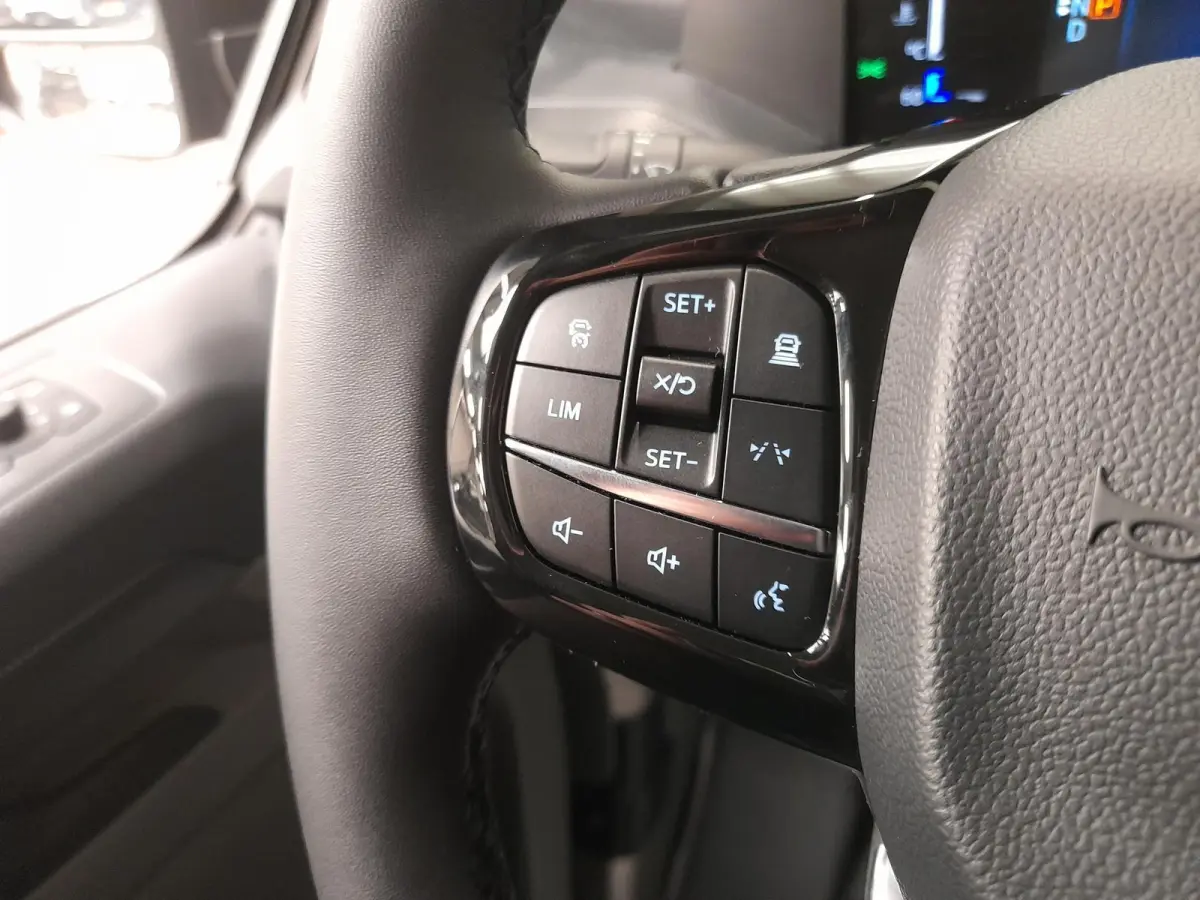 300 2.0 TDCI L2H1 Trend Nieuw Model Navi Cruise Camera Parkeersensoren Trekhaak