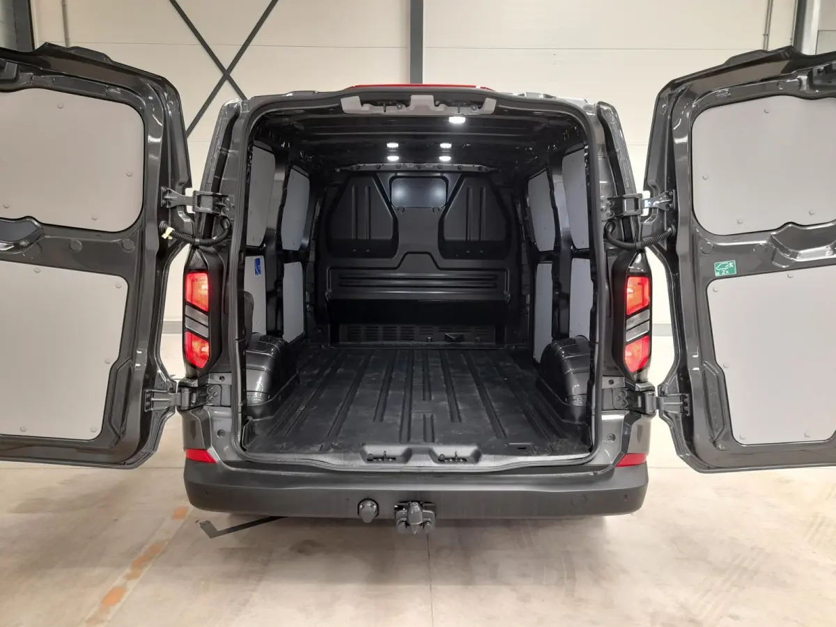 300 2.0 TDCI L2H1 Trend Nieuw Model Navi Cruise Camera Parkeersensoren Trekhaak