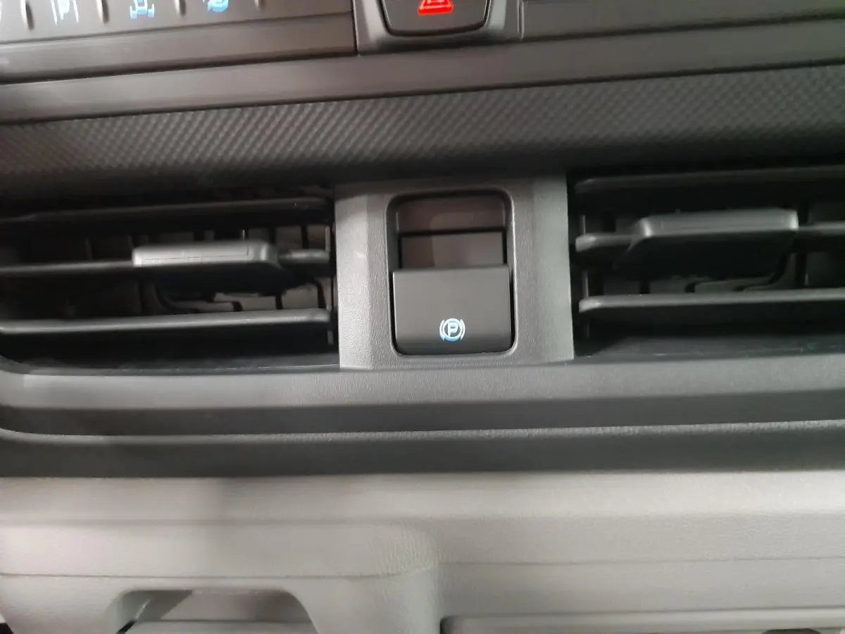 300 2.0 TDCI L2H1 Trend Nieuw Model Navi Cruise Camera Parkeersensoren Trekhaak