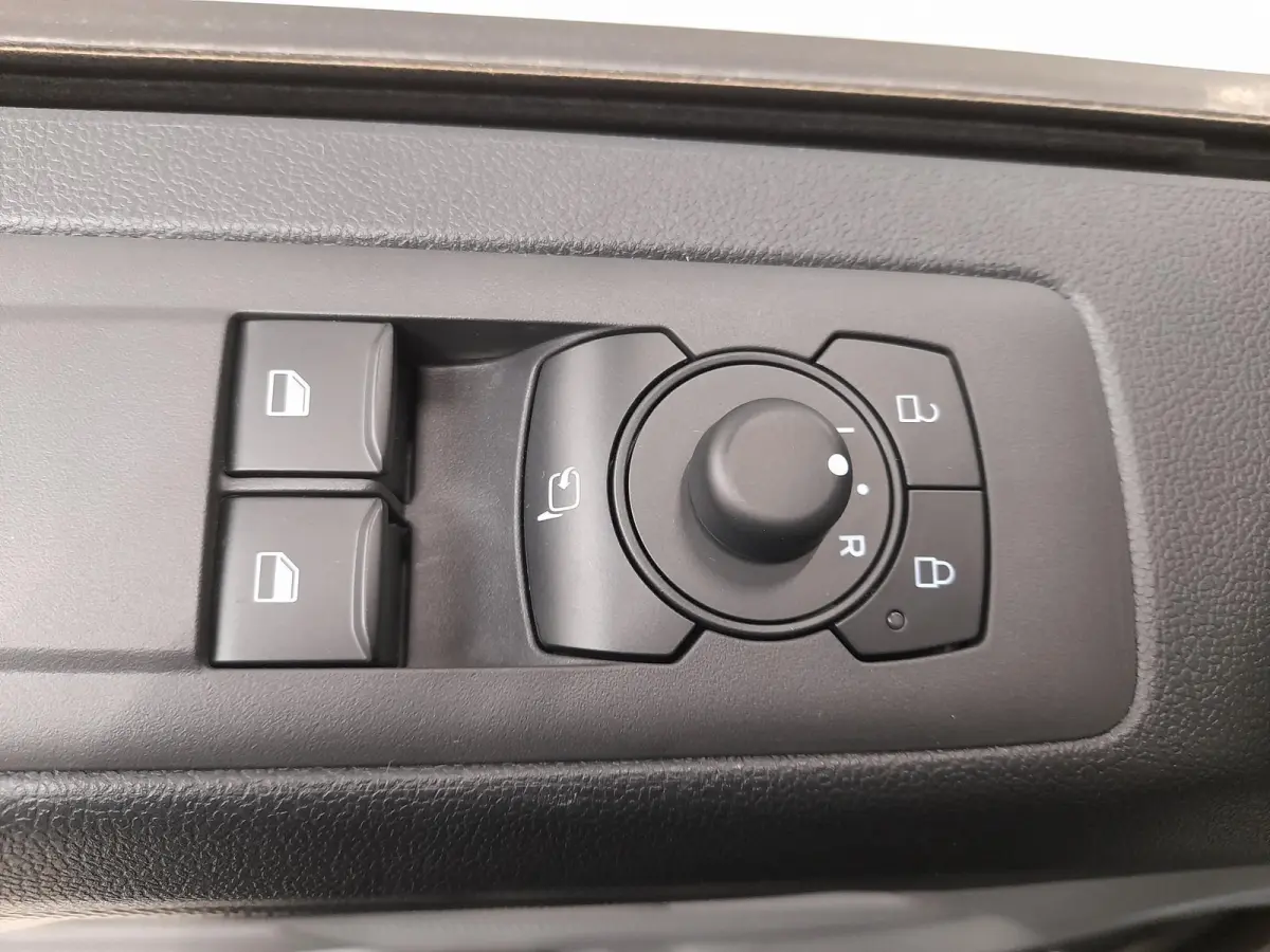 300 2.0 TDCI L2H1 Trend Nieuw Model Navi Cruise Camera Parkeersensoren Trekhaak