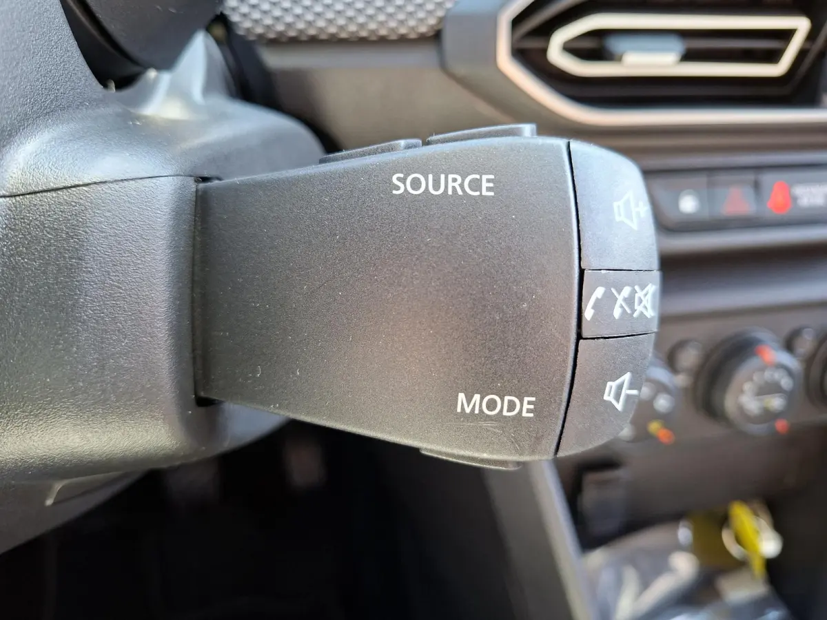 1.0 TCe 100 Bi-Fuel Expression Trekhaak Carplay Camera Cruise Control Privacy Glass Dodehoek Keyless LED