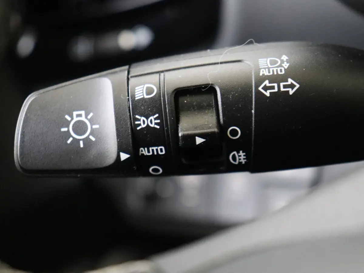 1.0 T-GDi MHEV GT-Line 100PK | Automaat | Apple & Android Carplay | Parkeersensoren & Camera | Adaptive Cruise Control & Stuurhulp | Climate control | lederen/stof bekleding | LED koplampen 