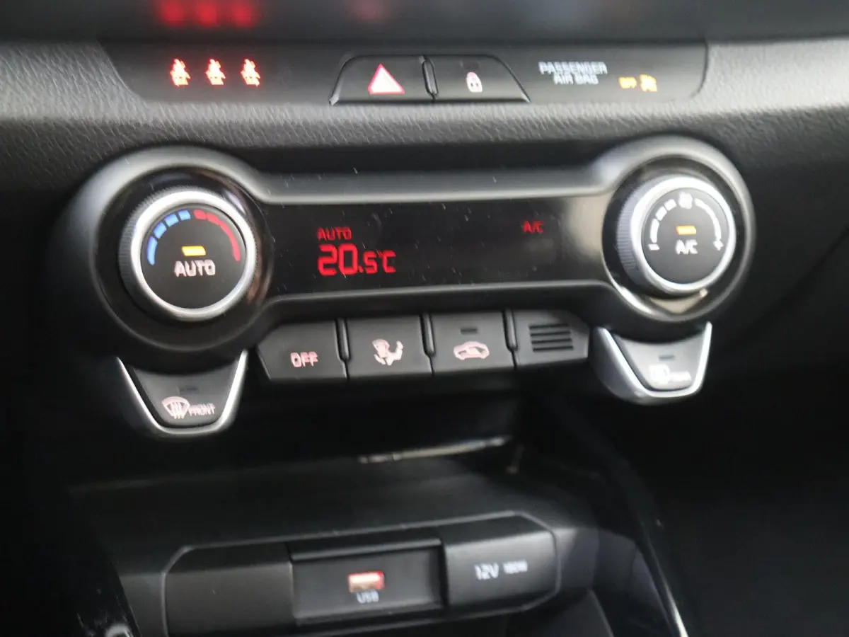 1.0 T-GDi MHEV GT-Line 100PK | Automaat | Apple & Android Carplay | Parkeersensoren & Camera | Adaptive Cruise Control & Stuurhulp | Climate control | lederen/stof bekleding | LED koplampen 