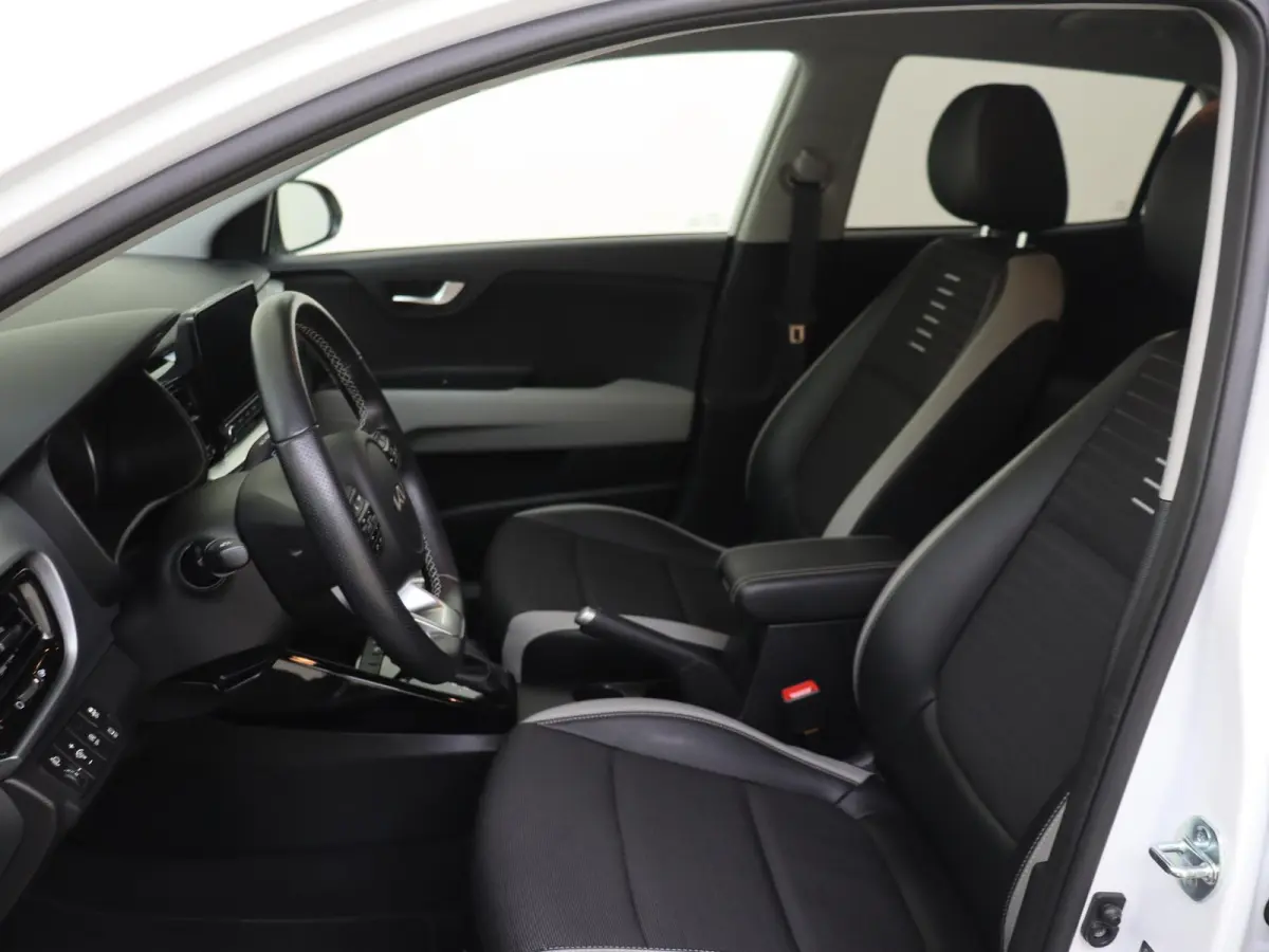 1.0 T-GDi MHEV GT-Line 100PK | Automaat | Apple & Android Carplay | Parkeersensoren & Camera | Adaptive Cruise Control & Stuurhulp | Climate control | lederen/stof bekleding | LED koplampen 