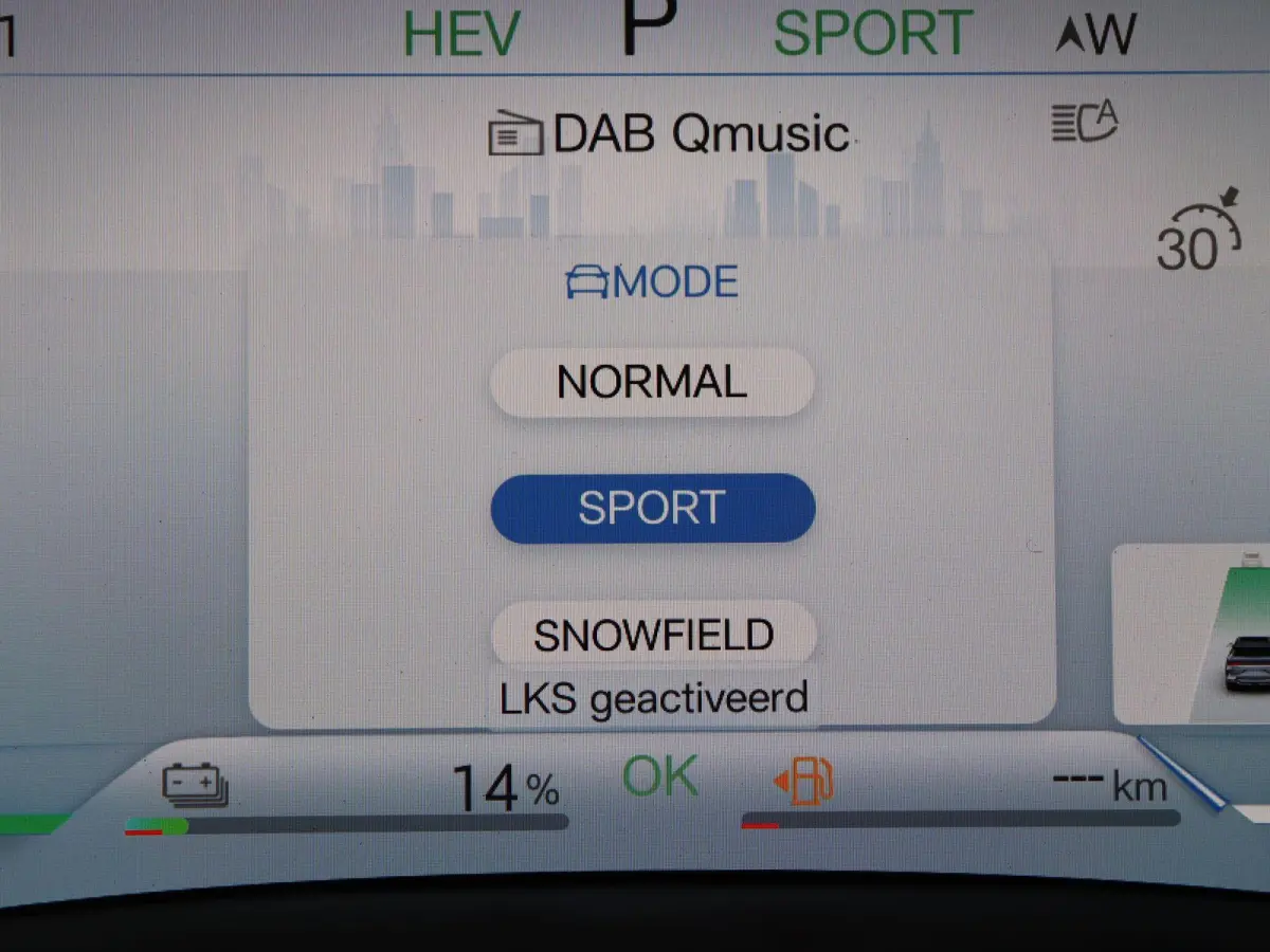 1.5 DM-i FWD Comfort | 26.6 KWh Accu | 125km WLPT | Panoramadak | Head-Up Display | Verwarmde/geventileerde voorstoelen |