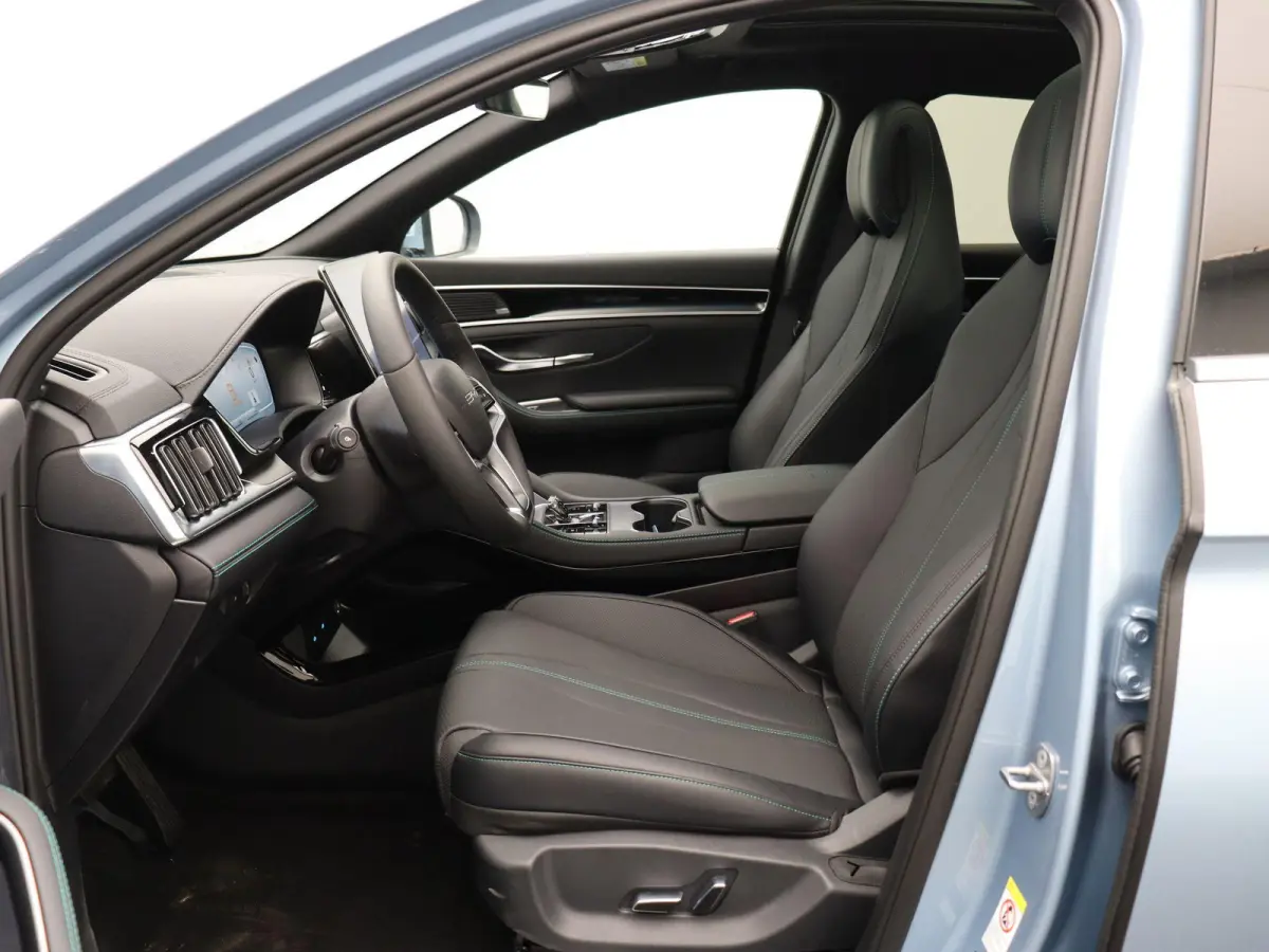 1.5 DM-i FWD Comfort | 26.6 KWh Accu | 125km WLPT | Panoramadak | Head-Up Display | Verwarmde/geventileerde voorstoelen |