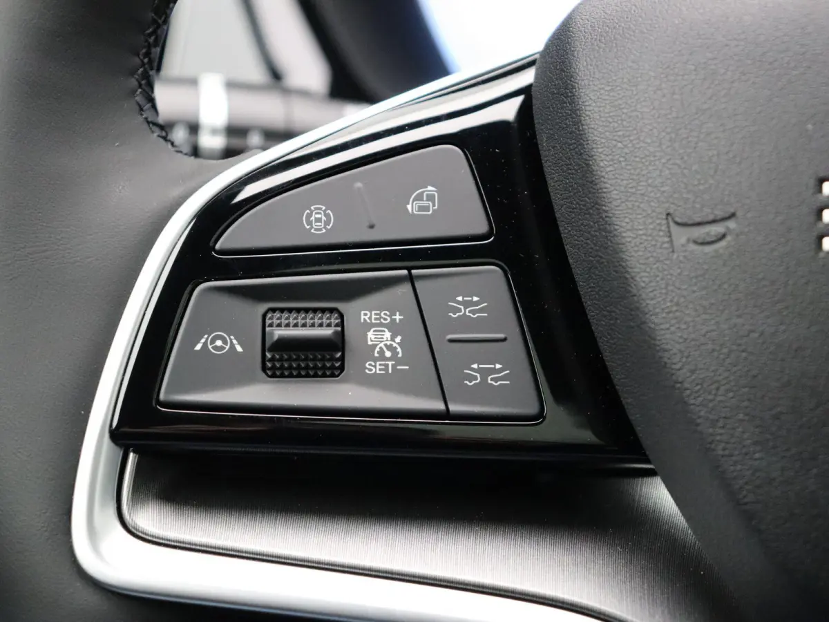 1.5 DM-i FWD Comfort | 26.6 KWh Accu | 125km WLPT | Panoramadak | Head-Up Display | Verwarmde/geventileerde voorstoelen |