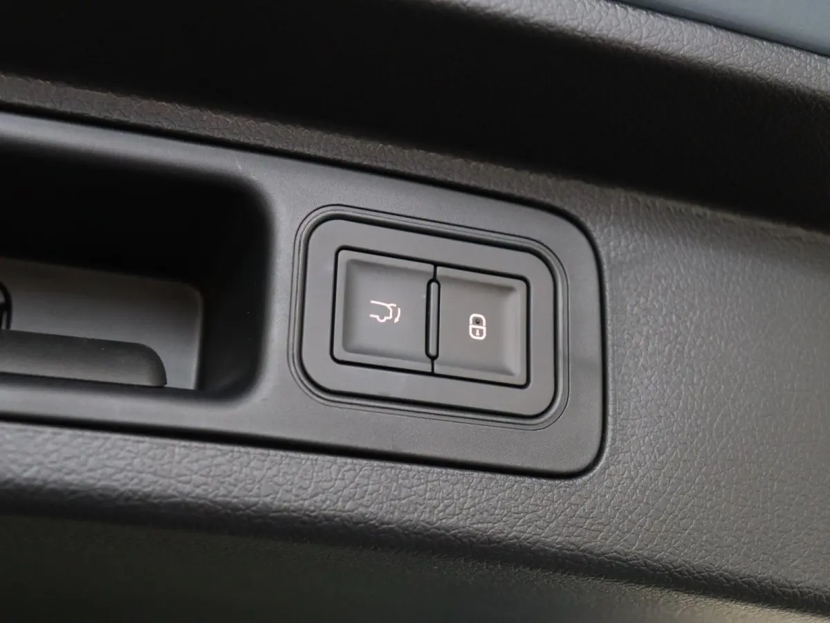 1.5 DM-i FWD Comfort | 26.6 KWh Accu | 125km WLPT | Panoramadak | Head-Up Display | Verwarmde/geventileerde voorstoelen |
