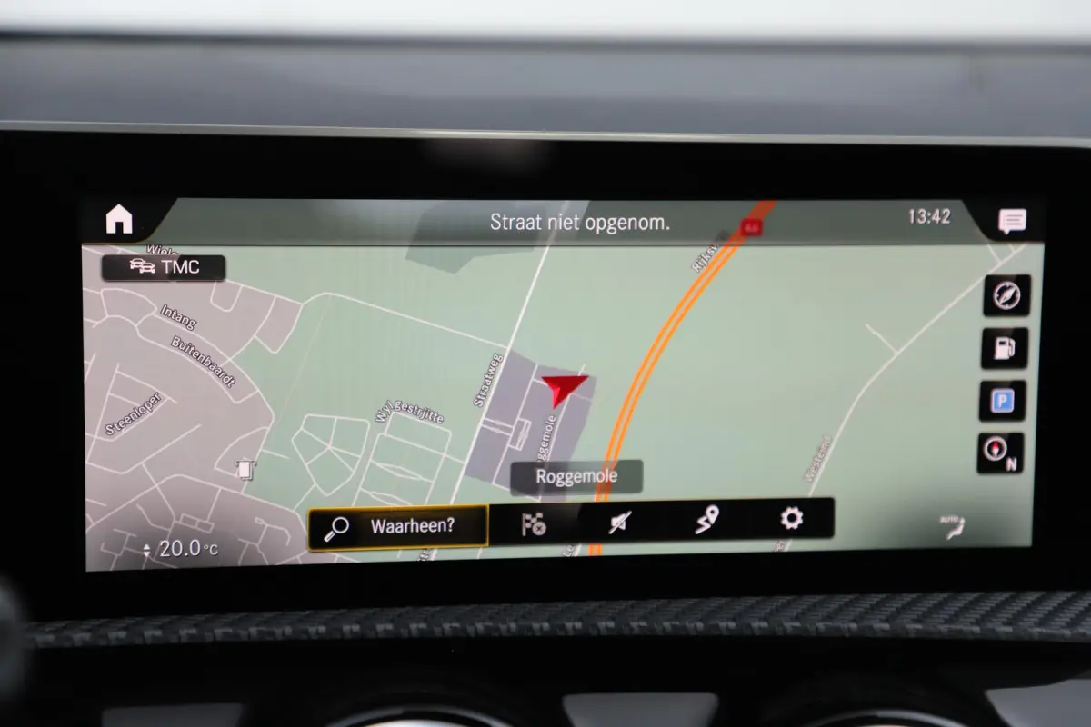 200 Business Solution Automaat Half Leder Full LED Sportstoelen Widescreen Carplay Android Navigatie Achteruitrijcamera Clima Cruise 19 inch AMG Look Velgen Nieuwe Banden! Stoelverwarming